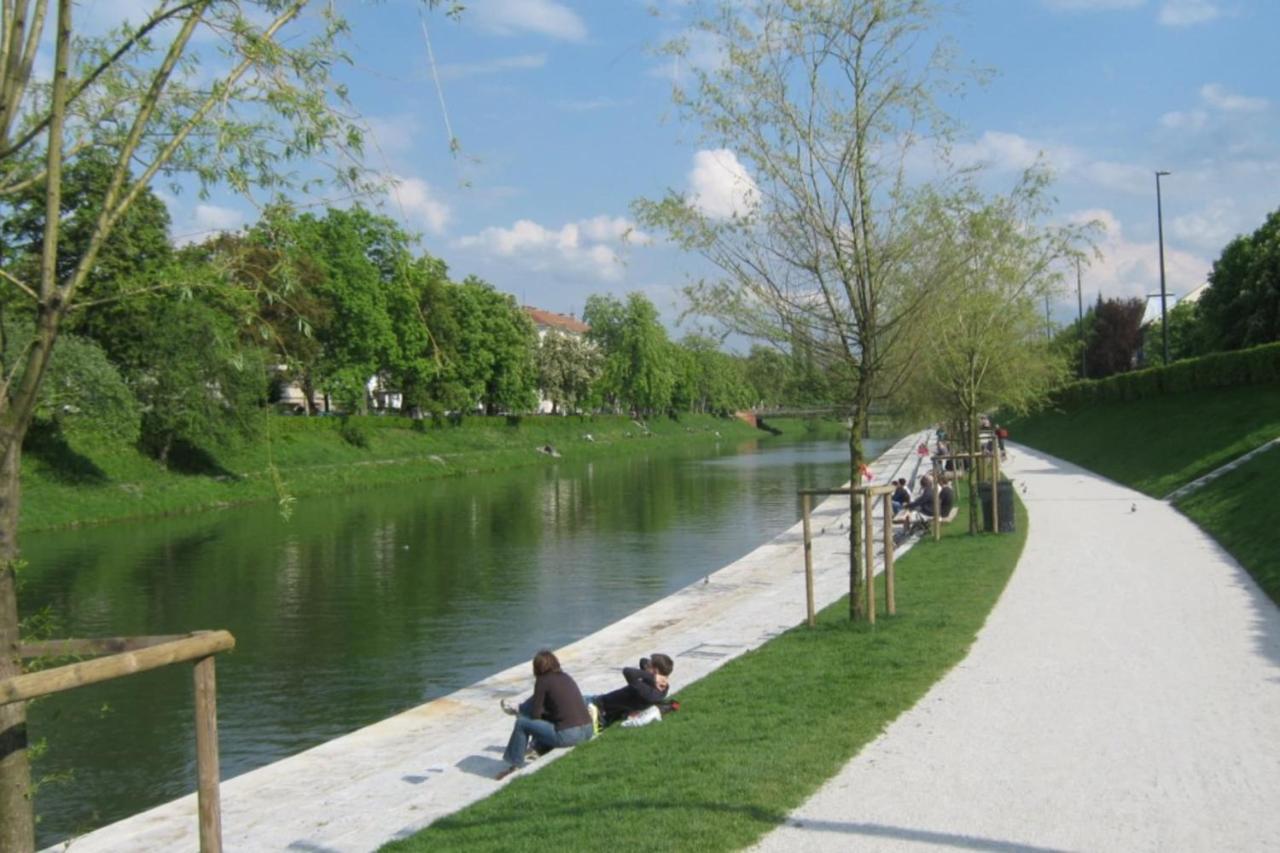 Riverside Ljubljanica With Private Parking Appartement Ljubljana Buitenkant foto